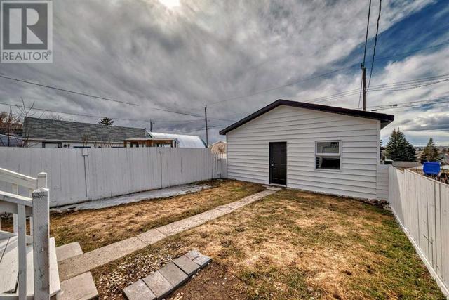 8021 24 Street Se, House detached with 2 bedrooms, 1 bathrooms and 4 parking in Calgary AB | Image 29