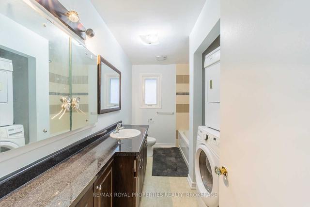 5325 Lawrence Ave E, House detached with 3 bedrooms, 1 bathrooms and 6 parking in Toronto ON | Image 9