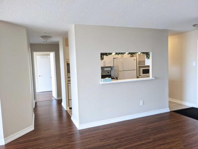 1812 - 4185 Shipp Dr, Condo with 2 bedrooms, 2 bathrooms and 1 parking in Mississauga ON | Image 2