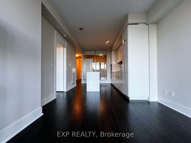 1506 - 32 Davenport Rd, Condo with 2 bedrooms, 2 bathrooms and 0 parking in Toronto ON | Image 6