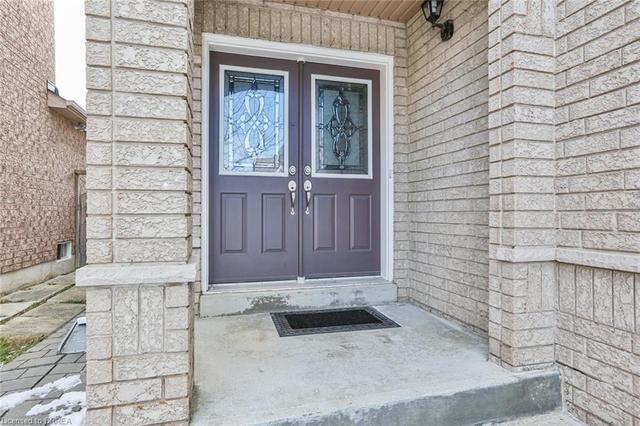 3295 Raindance Crescent, House semidetached with 3 bedrooms, 2 bathrooms and 3 parking in Mississauga ON | Image 2
