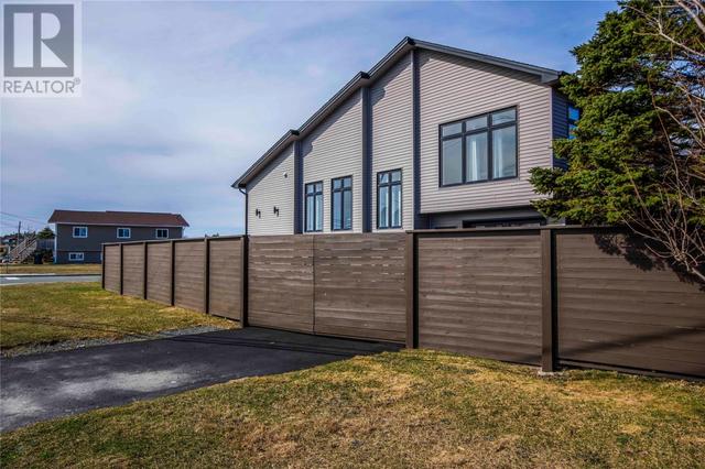 2 Holland Place, House detached with 3 bedrooms, 2 bathrooms and null parking in Paradise NL | Image 2