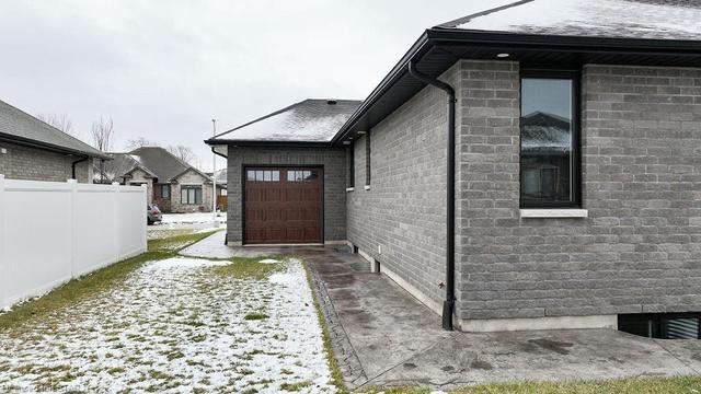 412 Rodriguez Drive, House detached with 5 bedrooms, 2 bathrooms and 6 parking in Sarnia ON | Image 45