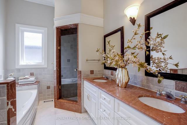 237 Bowood Ave, House detached with 4 bedrooms, 4 bathrooms and 1 parking in Toronto ON | Image 10