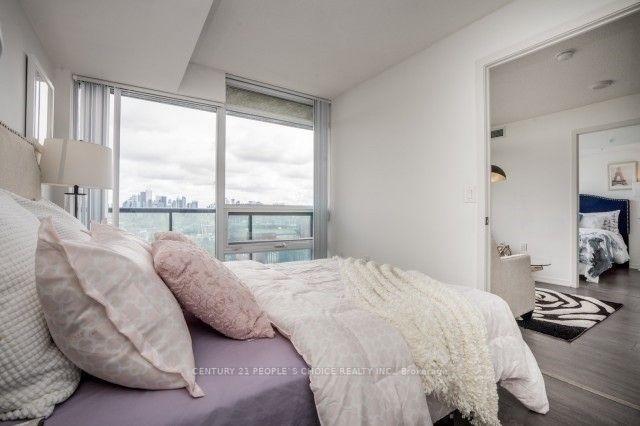 1817e - 36 Lisgar St, Condo with 2 bedrooms, 2 bathrooms and 1 parking in Toronto ON | Image 16