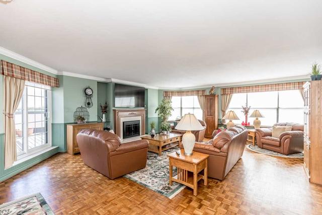 ph1 - 250 Davis Dr, Condo with 3 bedrooms, 2 bathrooms and 1 parking in Newmarket ON | Image 11