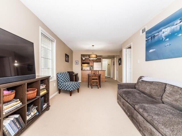 2 - 92 Petra Way, Condo with 2 bedrooms, 1 bathrooms and 1 parking in Whitby ON | Image 6