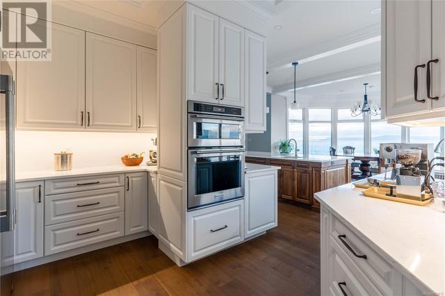 4585 Leyns Rd, House detached with 5 bedrooms, 7 bathrooms and 10 parking in Saanich BC | Image 21