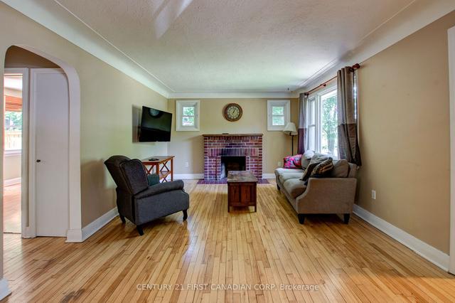 105 Appel St, House detached with 4 bedrooms, 2 bathrooms and 7 parking in London ON | Image 38