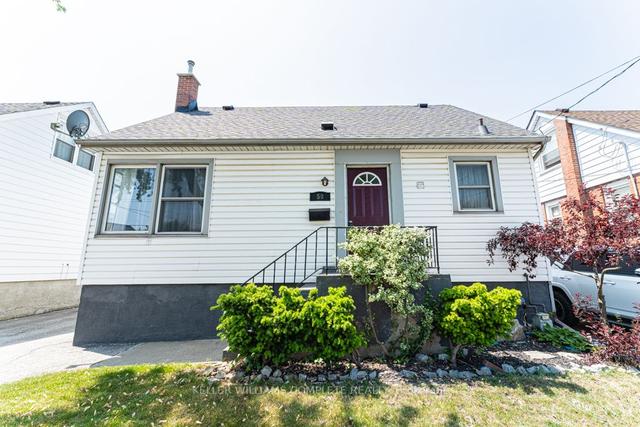 50 East 11th St, House detached with 3 bedrooms, 3 bathrooms and 3 parking in Hamilton ON | Image 1