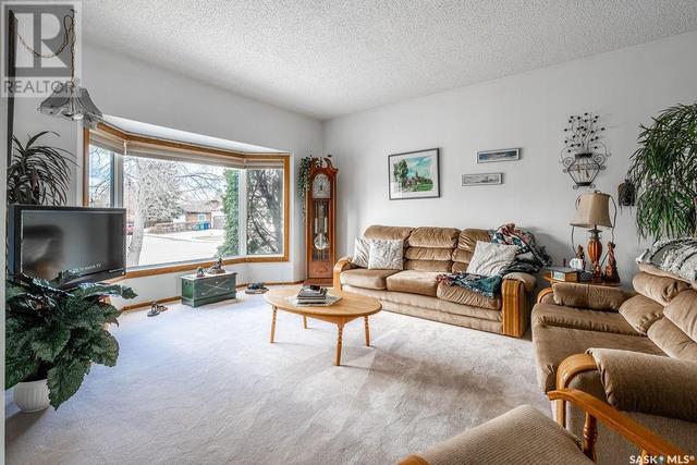 219 Benesh Crescent, House detached with 5 bedrooms, 3 bathrooms and null parking in Saskatoon SK | Image 6