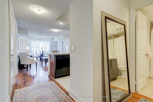 1622 - 500 Doris Ave, Condo with 2 bedrooms, 2 bathrooms and 1 parking in Toronto ON | Image 5