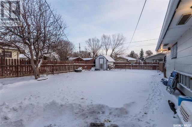 1037 Simcoe Street, House detached with 5 bedrooms, 2 bathrooms and null parking in Moose Jaw SK | Image 32