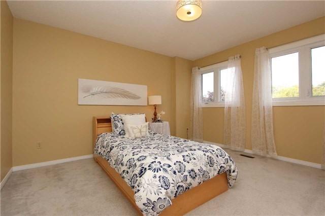 1001 Sandcliff Dr, House detached with 4 bedrooms, 5 bathrooms and 4 parking in Oshawa ON | Image 12
