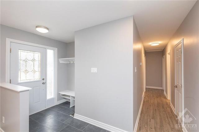 14 Bradley Street, House detached with 4 bedrooms, 2 bathrooms and 10 parking in Ottawa ON | Image 2