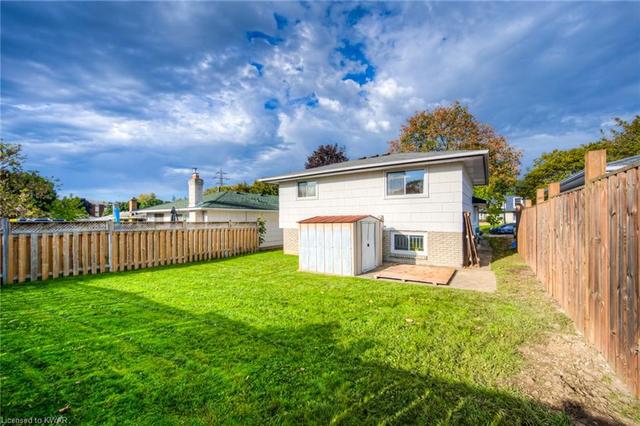 39 Pepperwood Crescent, House detached with 3 bedrooms, 2 bathrooms and 3 parking in Kitchener ON | Image 33