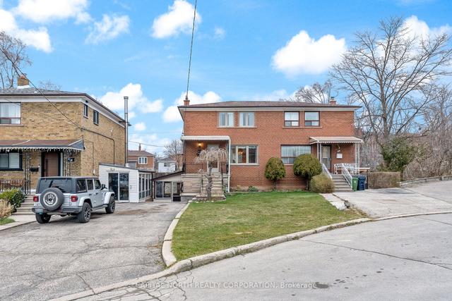 46 Gotham Crt, House semidetached with 3 bedrooms, 2 bathrooms and 3 parking in Toronto ON | Image 12