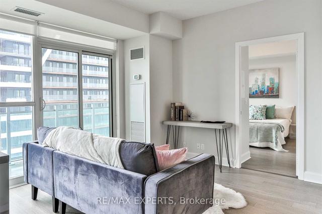 1311 - 33 Shore Breeze Dr, Condo with 2 bedrooms, 2 bathrooms and 1 parking in Toronto ON | Image 3