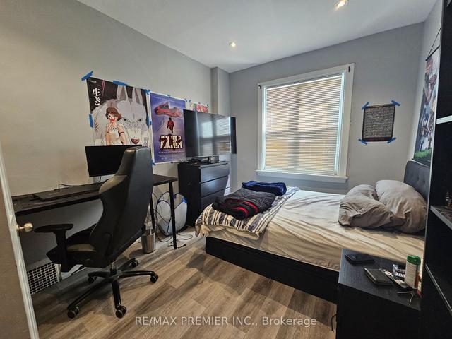 454 Gerrard St E, House semidetached with 5 bedrooms, 4 bathrooms and 0 parking in Toronto ON | Image 4