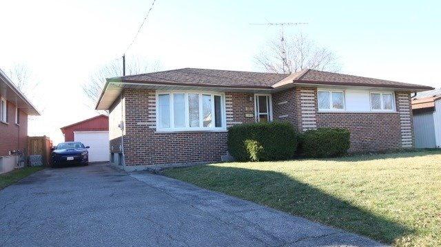 92 Eastlawn St, House detached with 3 bedrooms, 2 bathrooms and 4 parking in Oshawa ON | Image 5