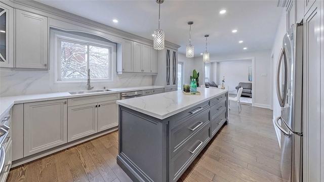 23 Coronation Circ, House detached with 4 bedrooms, 5 bathrooms and 6 parking in Brampton ON | Image 11