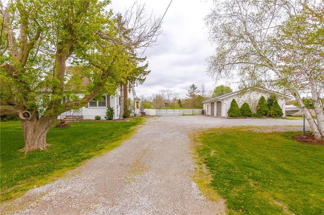 3741 Brookfield Road, House detached with 3 bedrooms, 1 bathrooms and 12 parking in Port Colborne ON | Image 3
