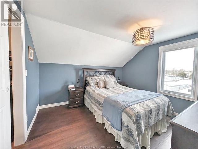506 College St, House detached with 3 bedrooms, 1 bathrooms and null parking in Bathurst NB | Image 9