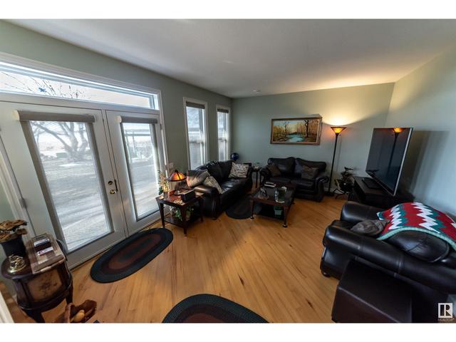 37 Lakeshore Dr, House detached with 2 bedrooms, 2 bathrooms and null parking in Sandy Beach AB | Image 35