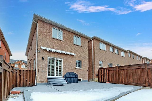 92 Laval St, House attached with 3 bedrooms, 4 bathrooms and 4 parking in Vaughan ON | Image 25