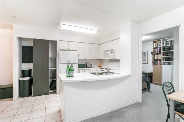 302 - 30 Hayden St, Condo with 2 bedrooms, 1 bathrooms and 0 parking in Toronto ON | Image 17