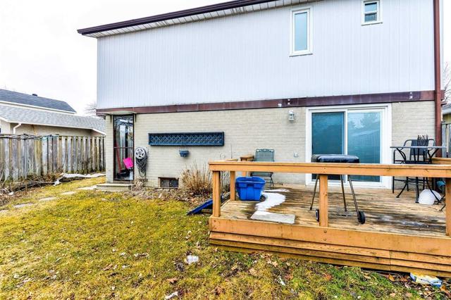 16 Haley Crt, House detached with 4 bedrooms, 2 bathrooms and 4 parking in Brampton ON | Image 9