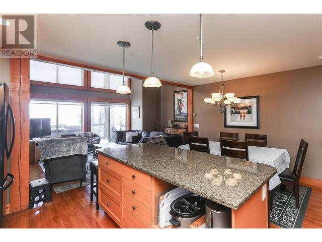 d - 5875 Snowpines Way, House attached with 4 bedrooms, 3 bathrooms and 2 parking in Kootenay Boundary E BC | Image 10
