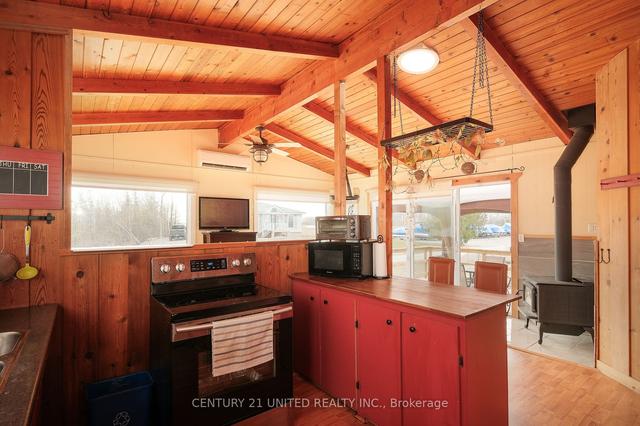 101 Rollie's Bay Rd, House detached with 2 bedrooms, 1 bathrooms and 5 parking in Curve Lake First Nation 35 ON | Image 7