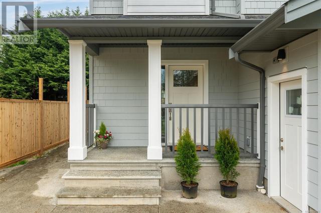 Front of Home porch/main entry | Image 45