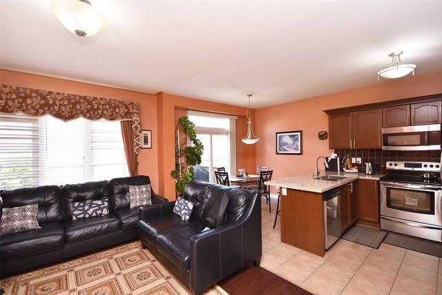 19 Nutwood Way, House attached with 3 bedrooms, 4 bathrooms and 3 parking in Brampton ON | Image 2
