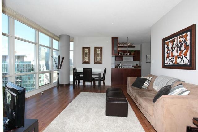 3903 - 10 Navy Wharf Crt, Condo with 1 bedrooms, 1 bathrooms and null parking in Toronto ON | Image 2