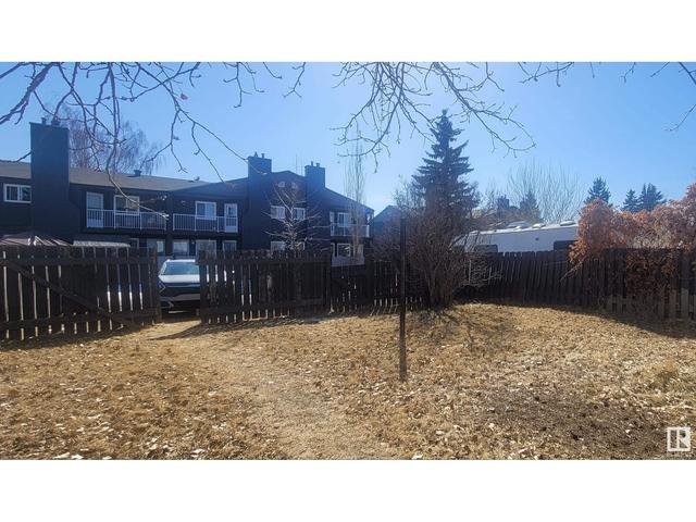 4211 36 Av Nw, House semidetached with 4 bedrooms, 2 bathrooms and null parking in Edmonton AB | Image 2