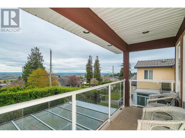 7693 Dow Avenue, House detached with 6 bedrooms, 6 bathrooms and 2 parking in Burnaby BC | Image 19