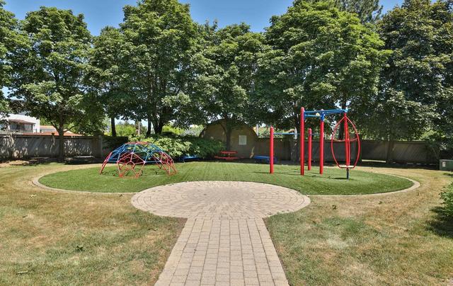 52 Heathcliffe Sq, Townhouse with 3 bedrooms, 3 bathrooms and 2 parking in Brampton ON | Image 21