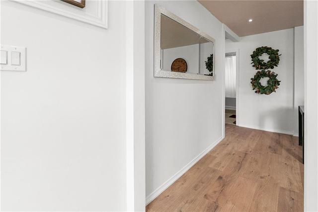 19 East 33rd Street, House detached with 2 bedrooms, 1 bathrooms and 3 parking in Hamilton ON | Image 15