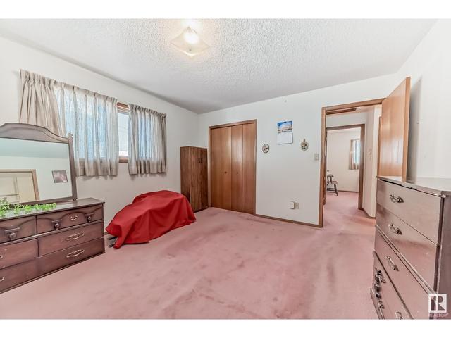 9647 106a Av Nw, House detached with 6 bedrooms, 3 bathrooms and 4 parking in Edmonton AB | Image 21