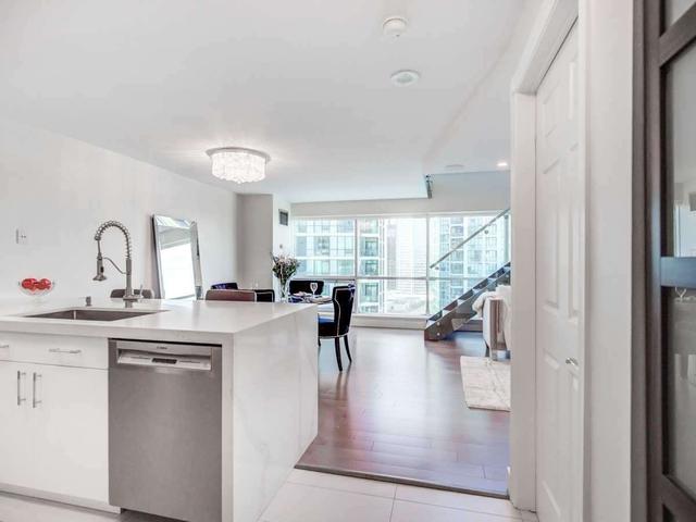 2605 - 10 Yonge St, Condo with 1 bedrooms, 2 bathrooms and 1 parking in Toronto ON | Image 23