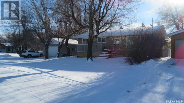 609 Poplar Street, House detached with 5 bedrooms, 2 bathrooms and null parking in Wolseley SK | Image 37