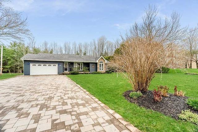 24 Duncan Dr, House detached with 3 bedrooms, 3 bathrooms and 10 parking in Oro Medonte ON | Image 1