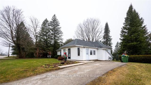350 Main Street W. St, House detached with 2 bedrooms, 1 bathrooms and 4 parking in West Grey ON | Image 1