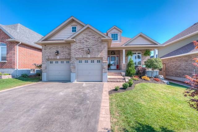 133 Ridgeview Dr, House detached with 2 bedrooms, 3 bathrooms and 4 parking in Mapleton ON | Card Image
