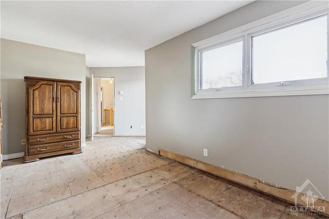 71 Compata Way, Townhouse with 4 bedrooms, 2 bathrooms and 2 parking in Ottawa ON | Image 15