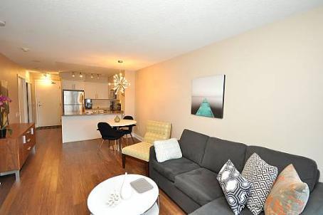 404 - 2191 Yonge St, Condo with 1 bedrooms, 1 bathrooms and null parking in Toronto ON | Image 2