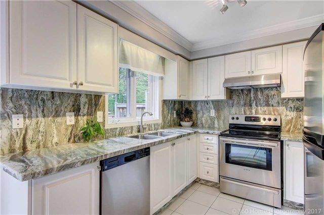 34 Wildfire Rd, House attached with 3 bedrooms, 4 bathrooms and 4 parking in Vaughan ON | Image 7