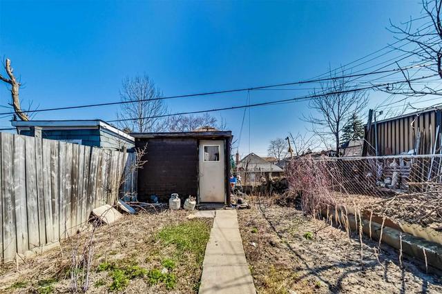 445 Westmount Ave, House detached with 2 bedrooms, 2 bathrooms and 1 parking in Toronto ON | Image 32
